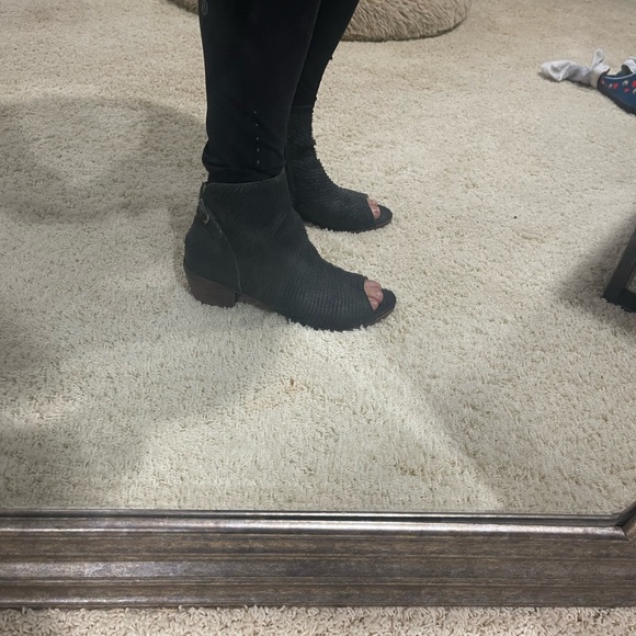 Distressed bootie - Picture 7 of 8